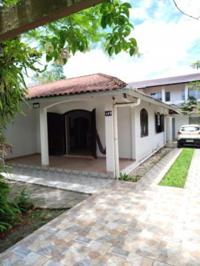 Casa com piscina proximo da praia